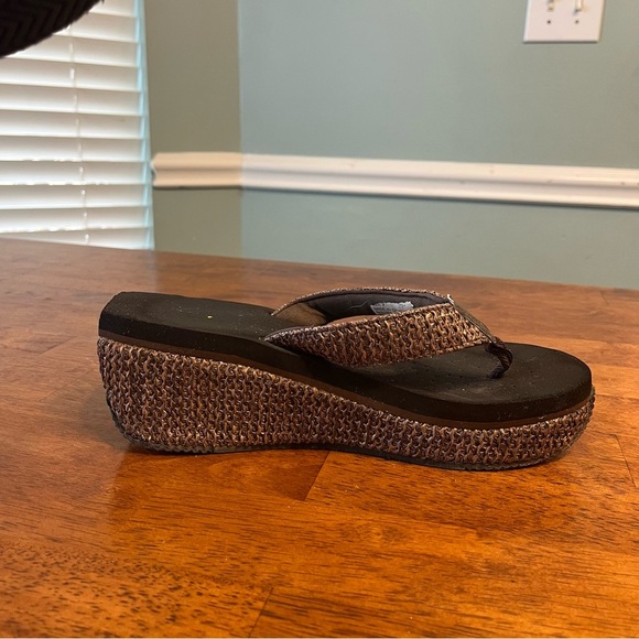 Volatile Brown Raffia wedge sandals size 9.5 - Picture 3 of 11